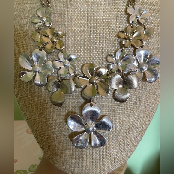 Floral Silver Necklace - Picture 4 of 5